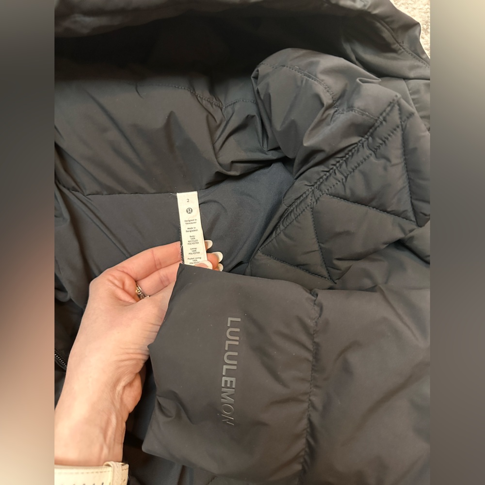 Lululemon Black Wunder Puff Jacket - Picture 6 of 8
